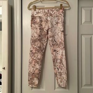 NWT! Size medium Calvin Klein leggings